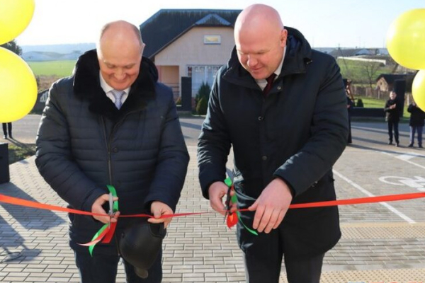 В агрогородке Райца открыли новый магазин СПК «Свитязянка-2003» с теплым названием «Деревенька»